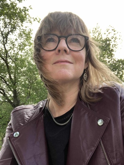 Link to: https://wholeselfpsychotherapy.janeapp.com/#/consultations